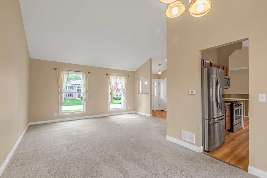 6 Cambridge Court, Cary, IL 60013 - #3