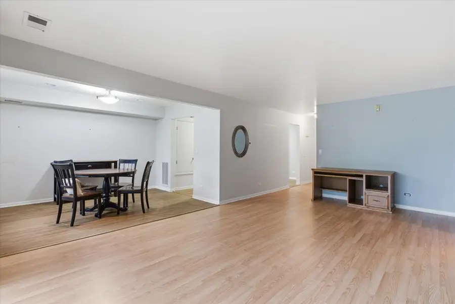 100 S Vail Avenue #203, Arlington Heights, IL 60005 - #3