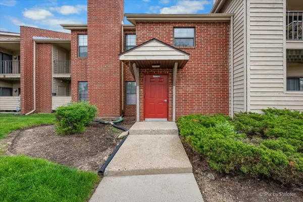 2060 N Rand Road #101, Palatine, IL 60074