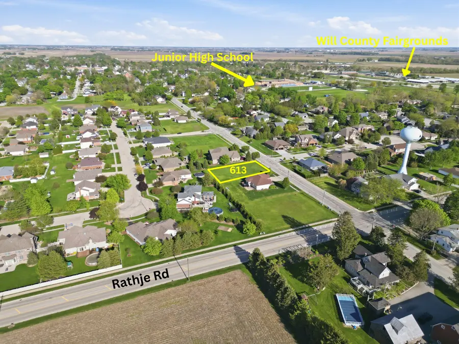613 W Corning Avenue, Peotone, IL 60468 - #2