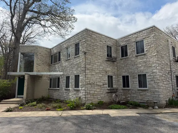 424 Braeside Road #2N, Highland Park, IL 60035