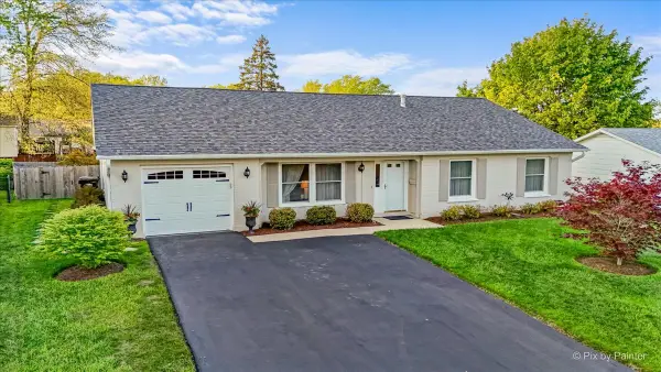 666 Surryse Road, Lake Zurich, IL 60047