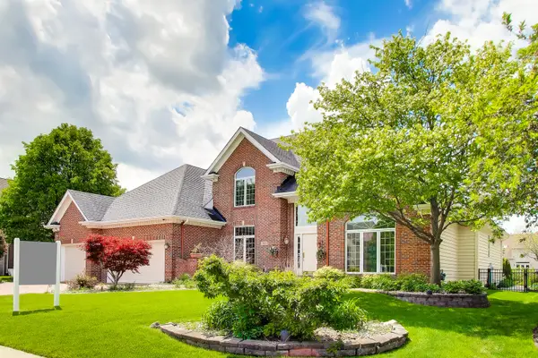 2615 Saddlebrook Drive, Naperville, IL 60564