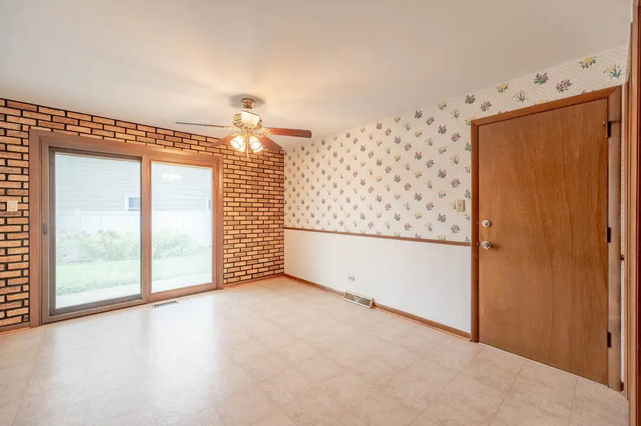 765 Algona Avenue, Elgin, IL 60120 - #2