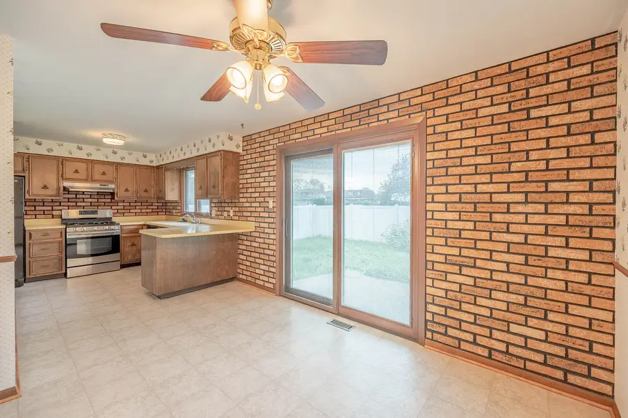 765 Algona Avenue, Elgin, IL 60120 - #3
