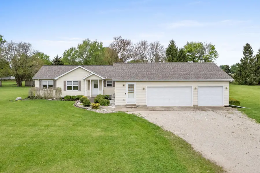 460 E Railroad Avenue, Leland, IL 60531 - #3