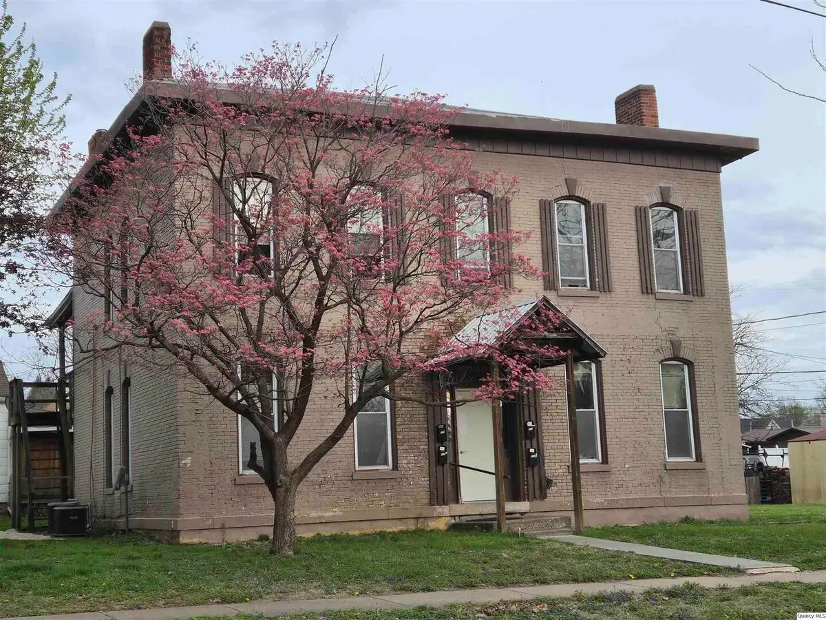 609-611 S 10th St, Quincy, IL 62301 - #1