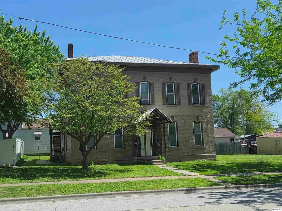 609-611 S 10th St, Quincy, IL 62301 - #2