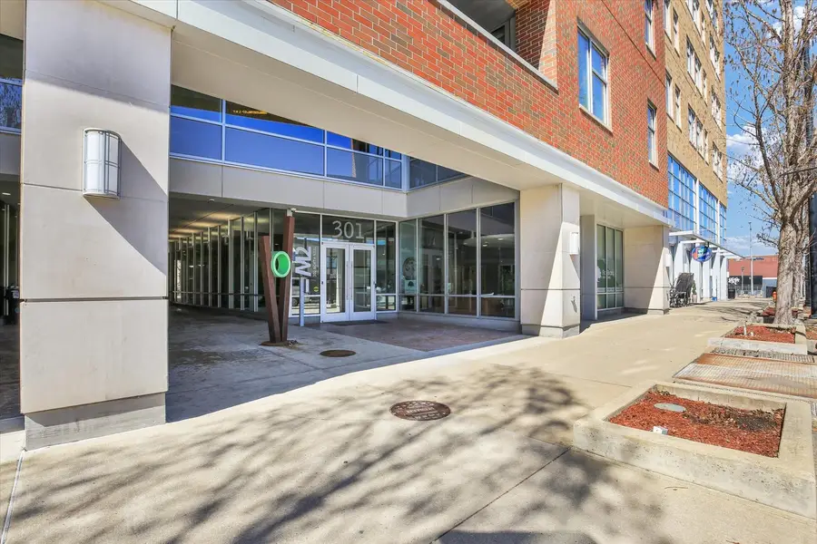 301 N Neil Street #711, Champaign, IL 61820 - #3