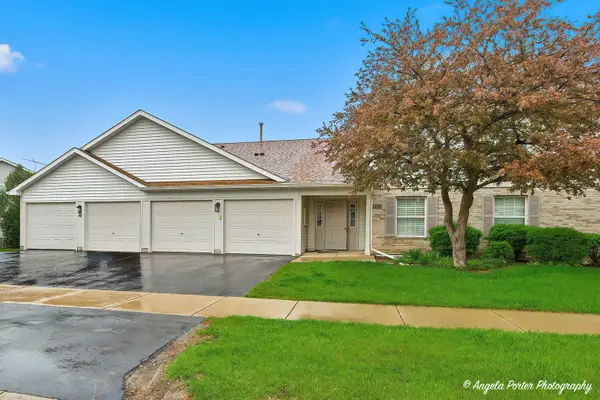 1152 N Red Oak Circle #1, Round Lake Beach, IL 60073