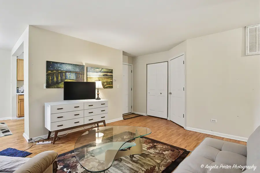 1152 N Red Oak Circle #1, Round Lake Beach, IL 60073 - #2