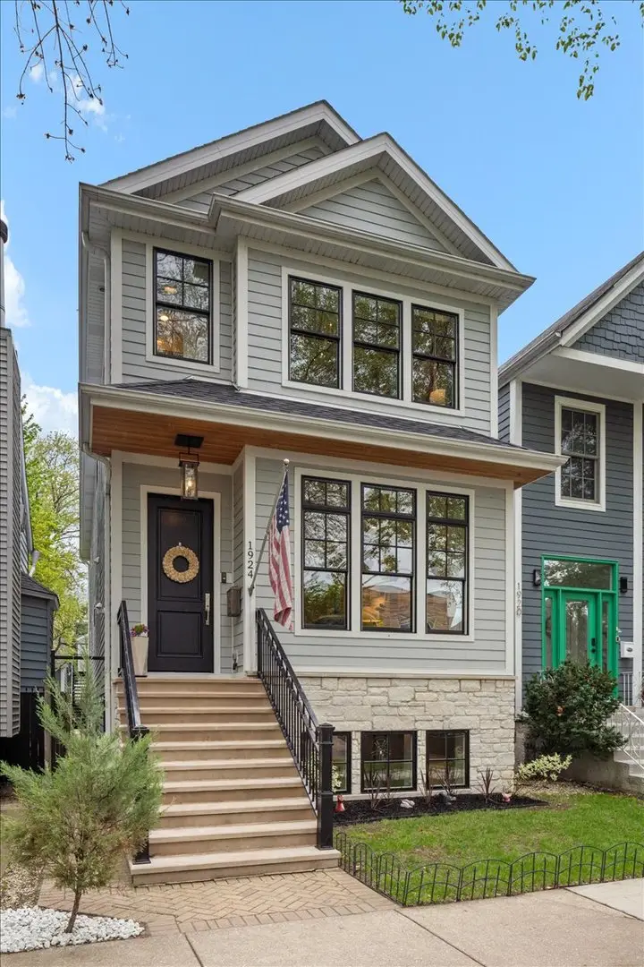 1924 W Farragut Avenue, Chicago, IL 60640 - #1