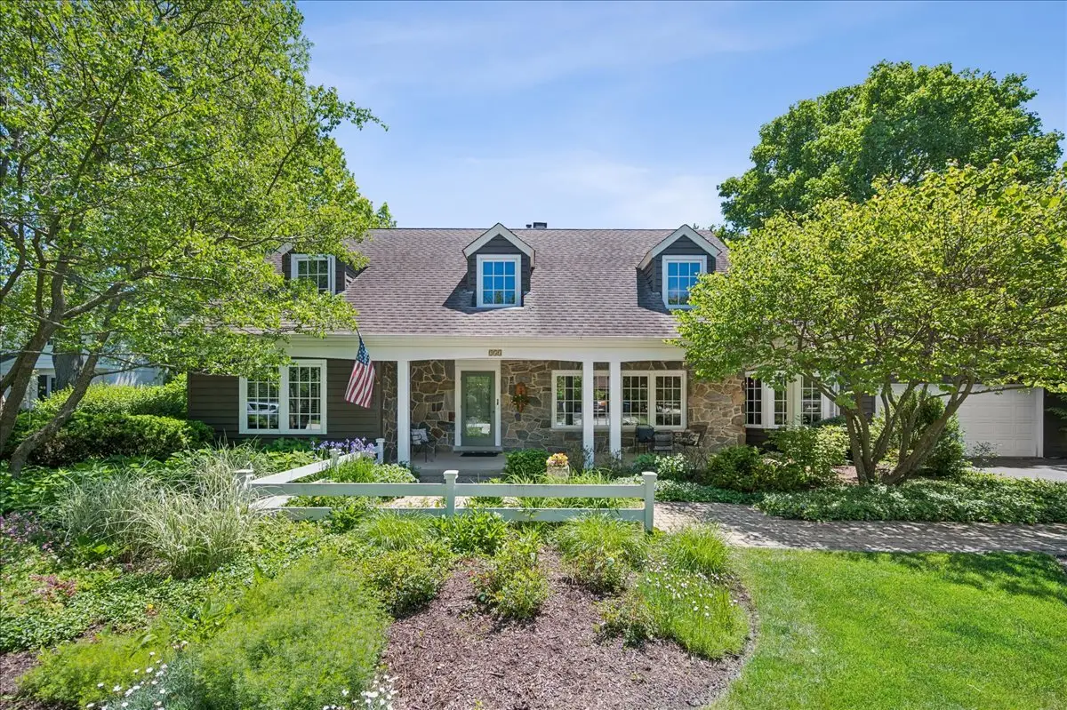 253 Summerfield Road, Northbrook, IL 60062 - #1