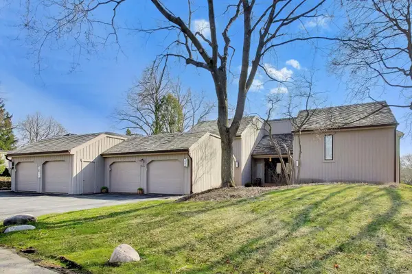 83 Thornhill Lane #c, Lake Barrington, IL 60010