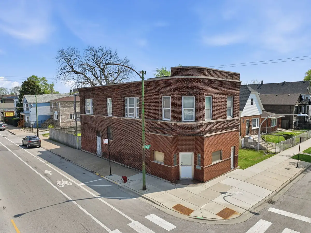 4135 S Wallace Street, Chicago, IL 60609 - #1