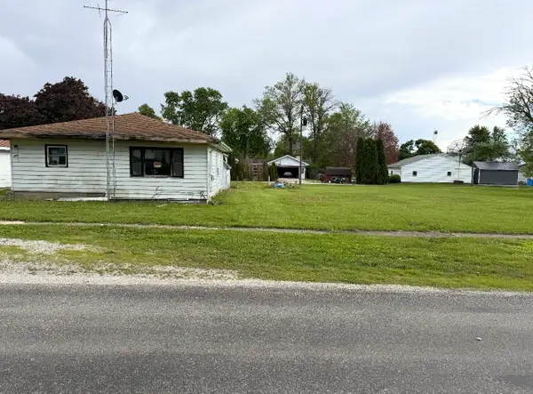 105 W Columbus Street, Sibley, IL 61773