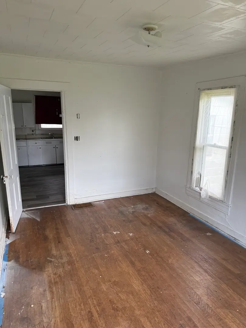 105 W Columbus Street, Sibley, IL 61773 - #3