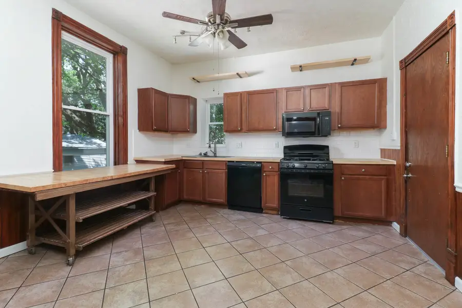 505 W Oakland Avenue, Bloomington, IL 61701 - #2