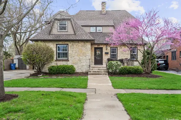 397 S Holly Avenue, Elmhurst, IL 60126
