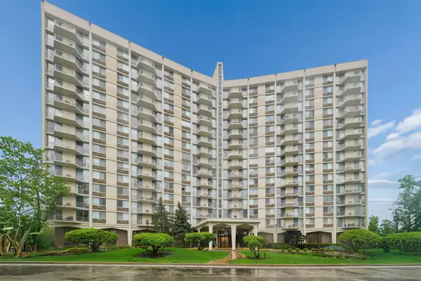 40 N Tower Road #11H, Oak Brook, IL 60523