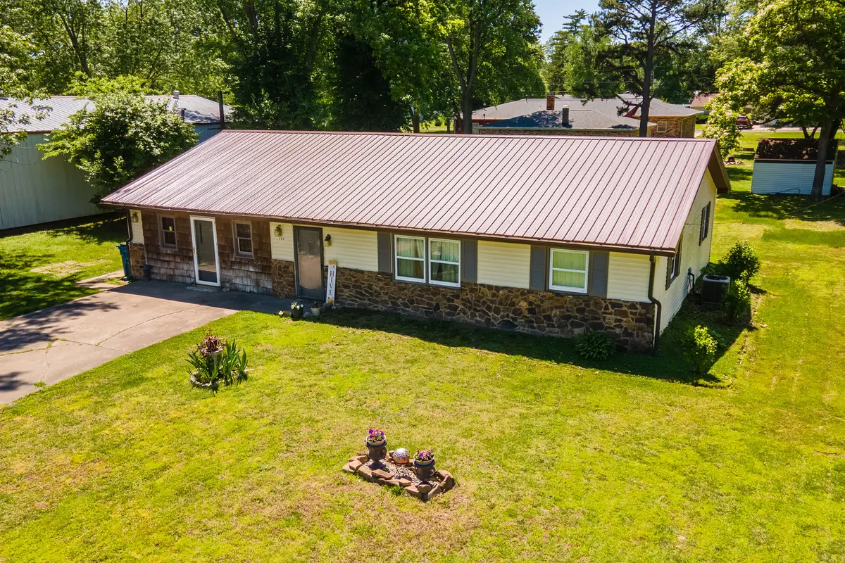 209 N West Street, Elkville, IL 62932 - #1