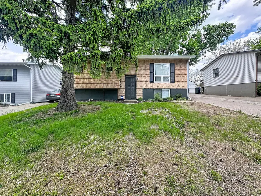 2324 W 59th Street, Davenport, IA 52806 - #2