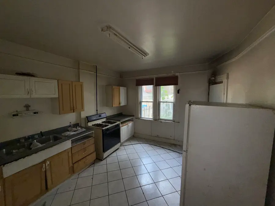 10547 S Corliss Avenue, Chicago, IL 60628 - #3