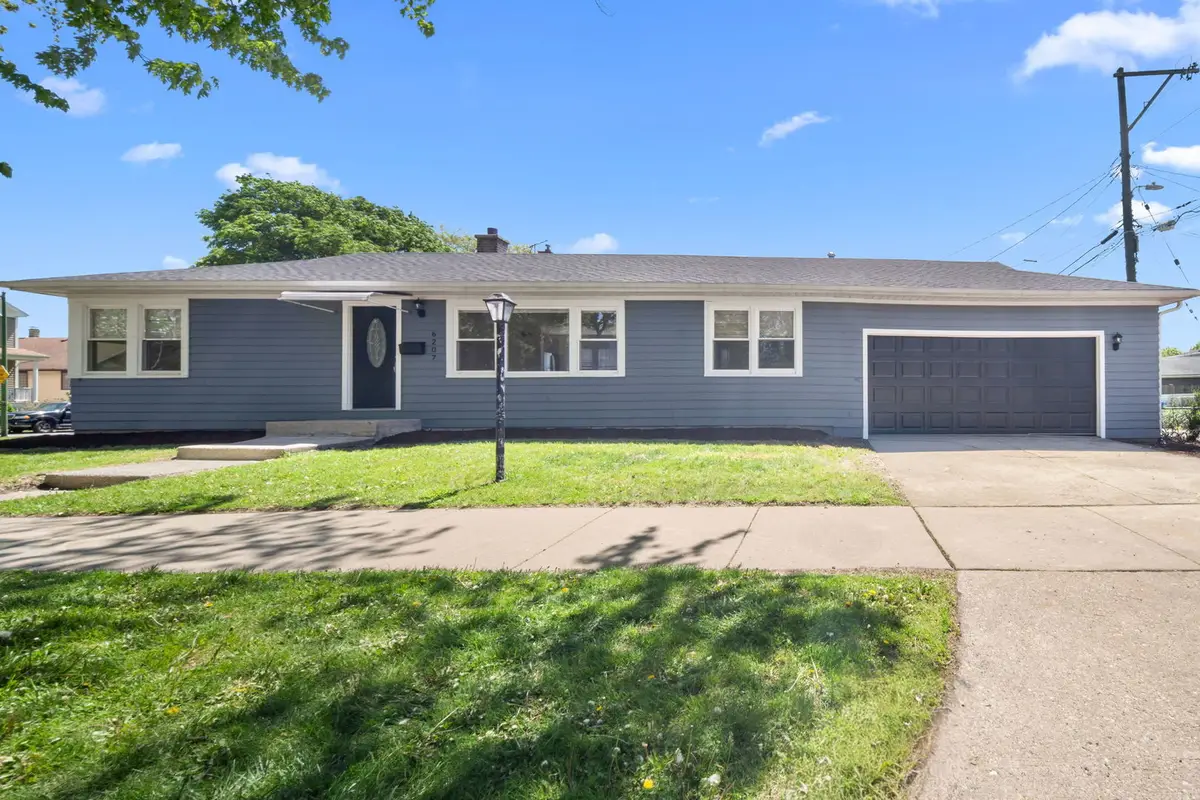 6207 W Eastwood Avenue, Chicago, IL 60630 - #1