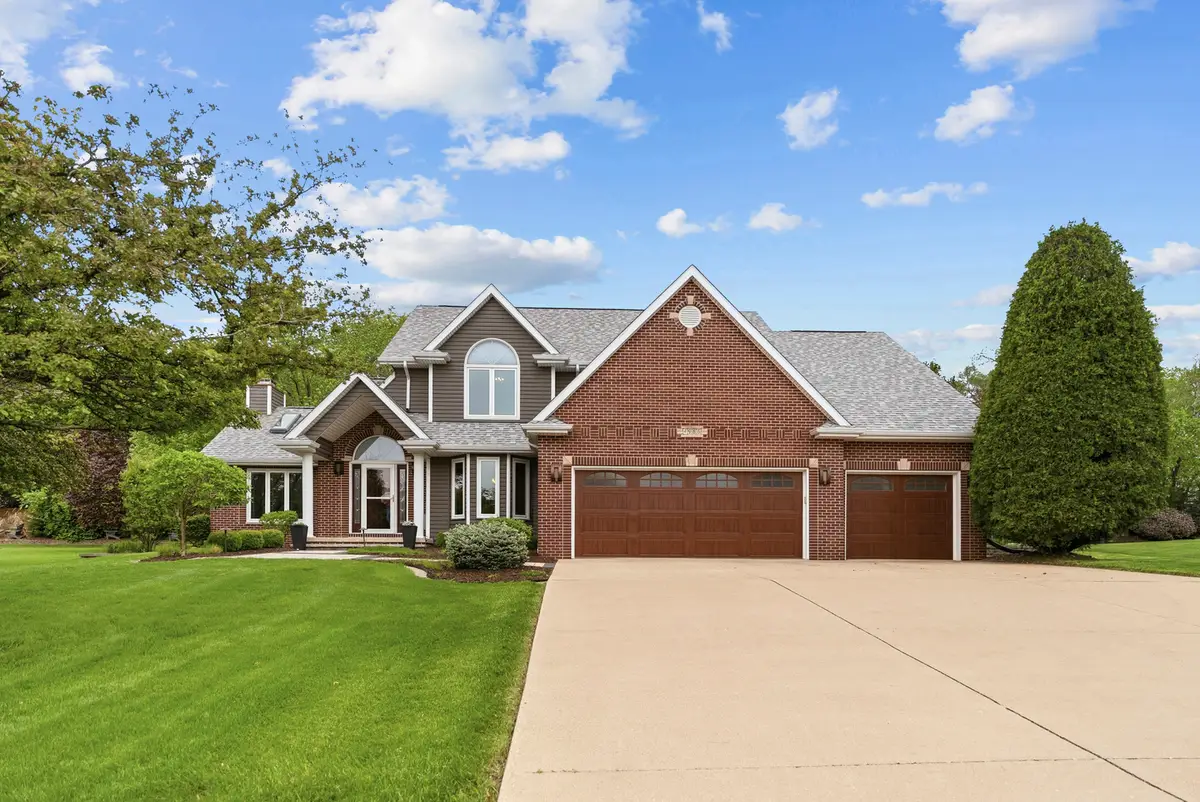 4986 Foxborough Court, Bettendorf, IA 52722 - #1
