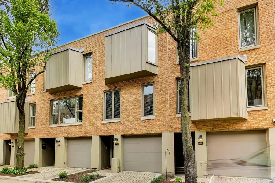 132 Frank Lloyd Wright Lane, Oak Park, IL 60302 - #2