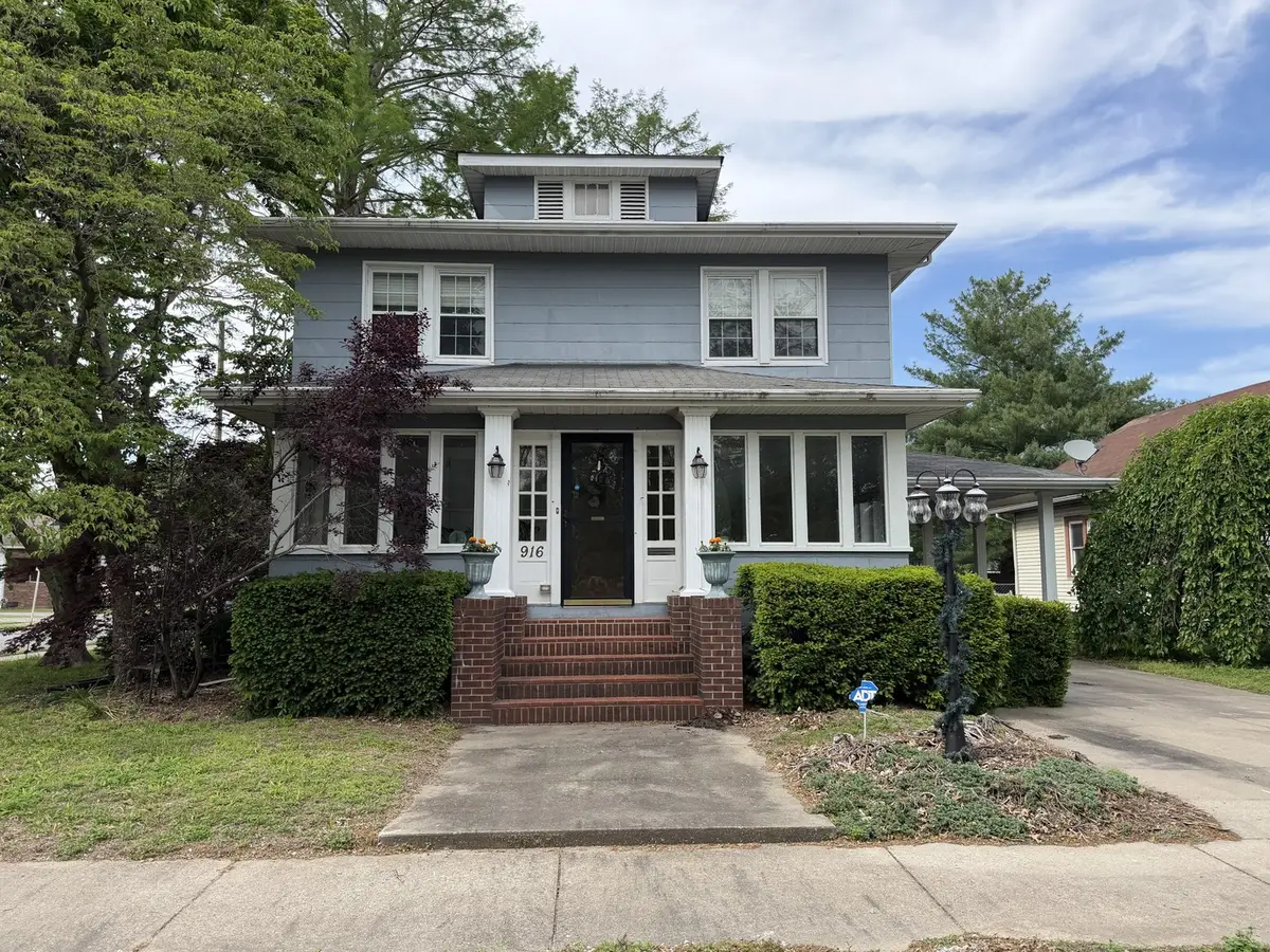 916 Illinois Avenue, Murphysboro, IL 62966 - #1