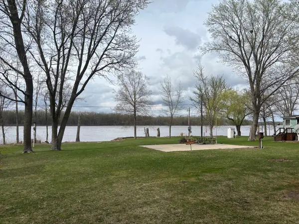 14945 Vans Road, Fulton, IL 61252