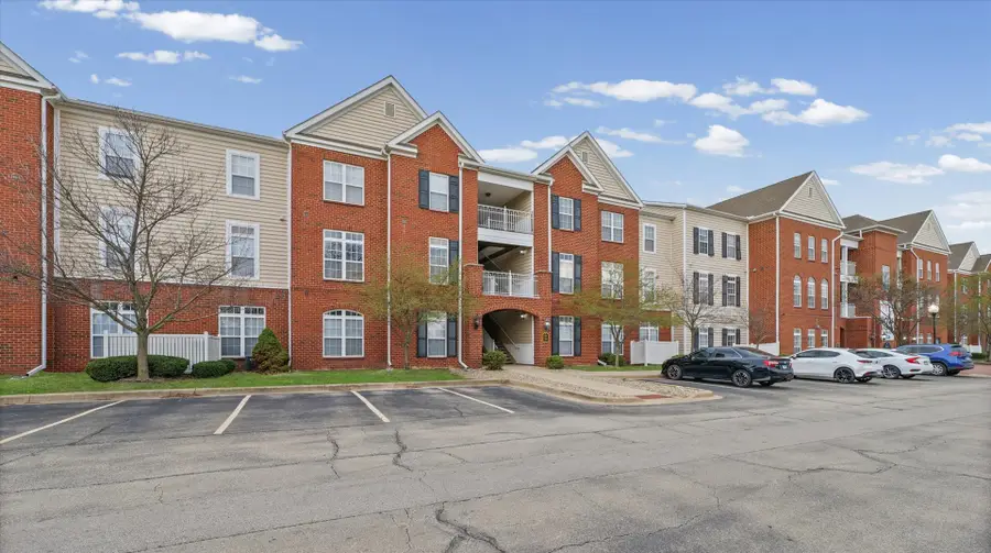 1901 N Lincoln Avenue #105, Urbana, IL 61801 - #2