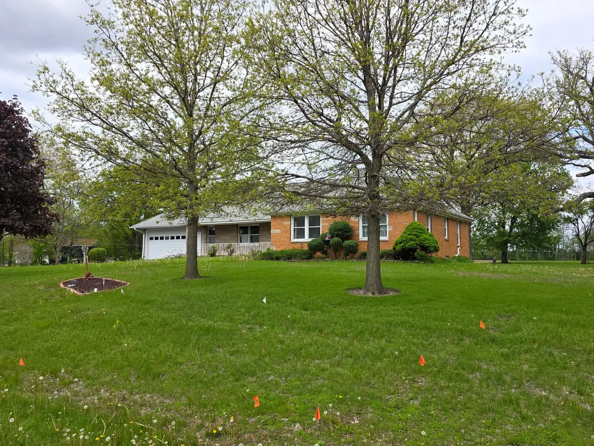 705 W Commercial Street, Lyndon, IL 61261 - #1