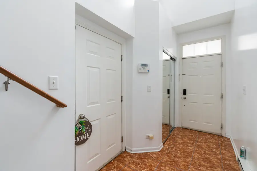 10200 Mulberry Lane #D, Bridgeview, IL 60455 - #3