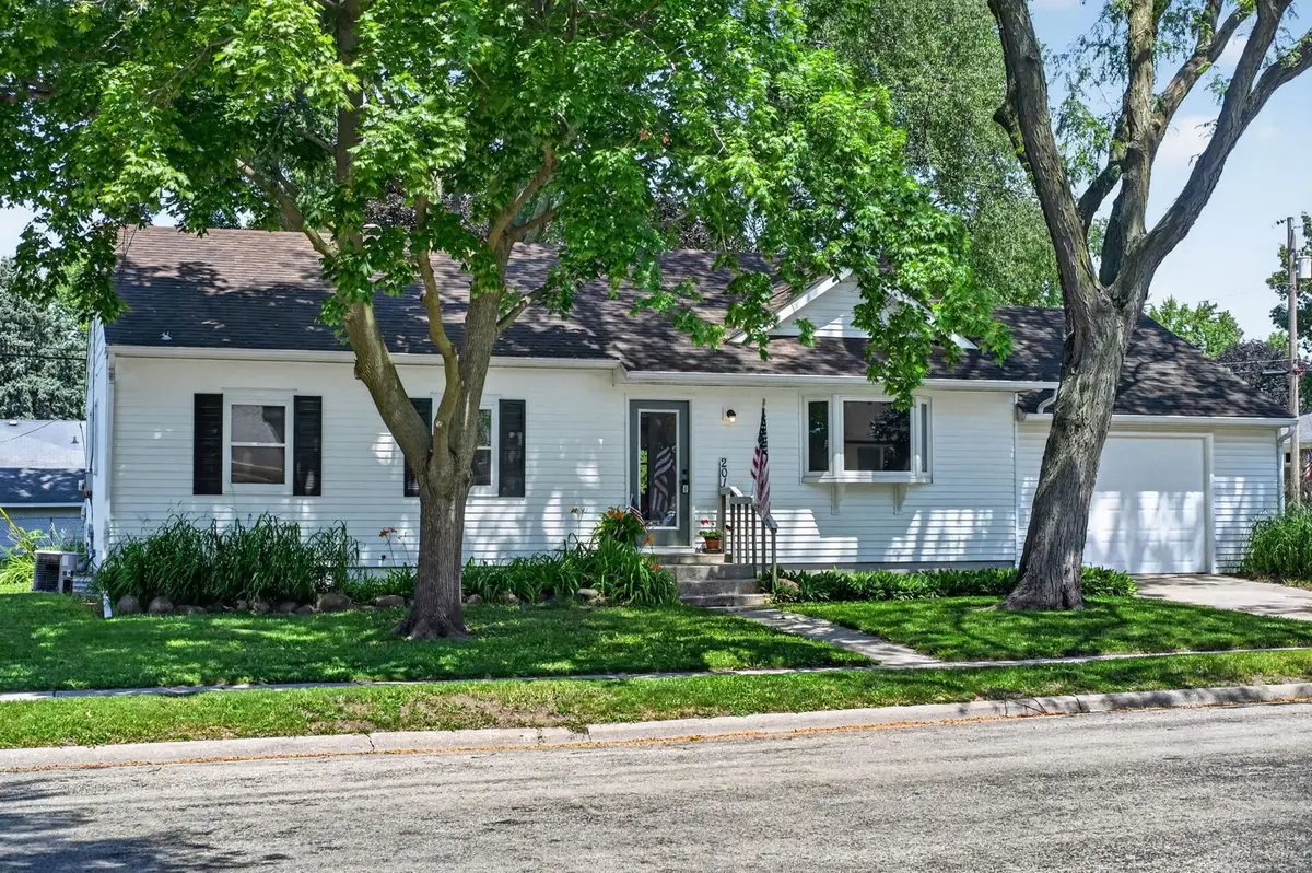 201 Irene Avenue, Rochelle, IL 61068 - #1