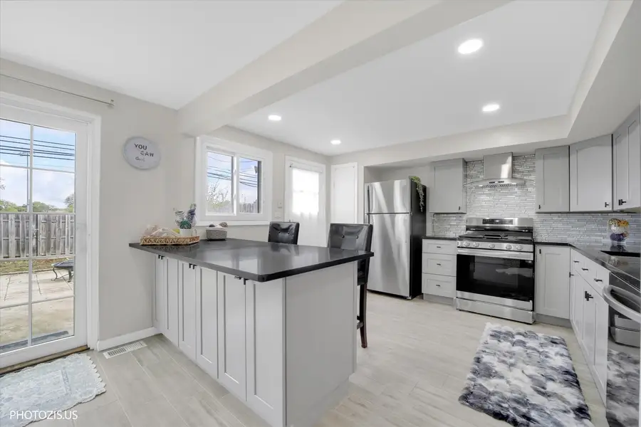 9268 Barberry Lane, Des Plaines, IL 60016 - #3