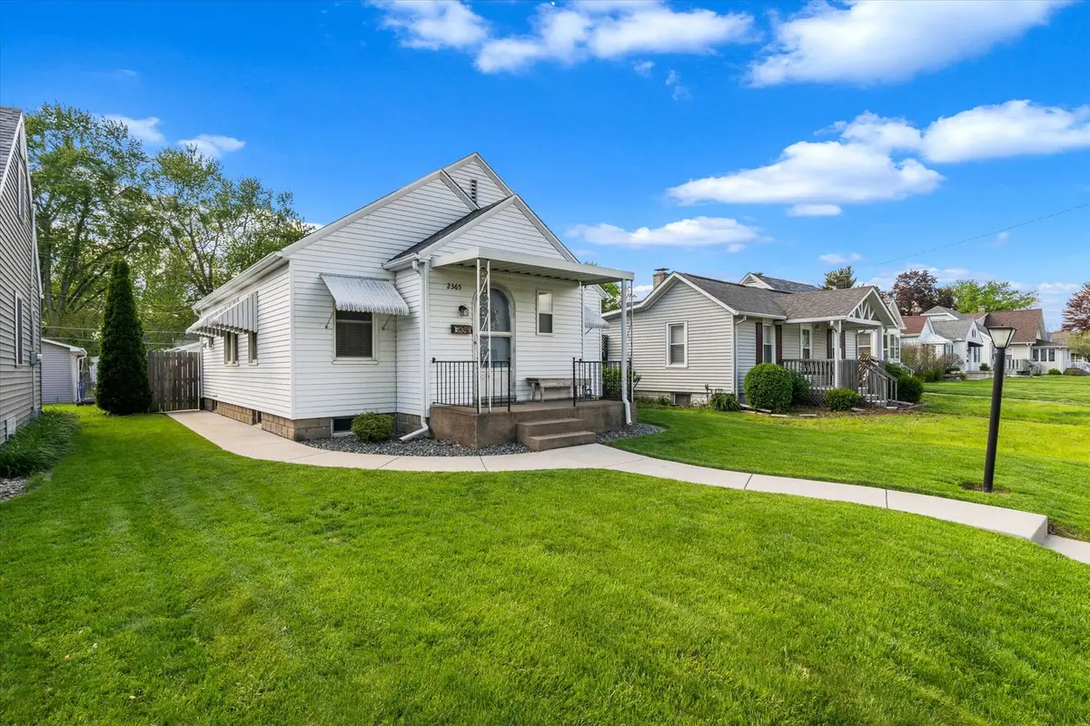 2365 30th Street, Moline, IL 61265 - #1