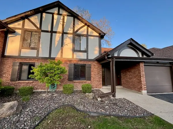 11151 Cottonwood Drive #19C, Palos Hills, IL 60465