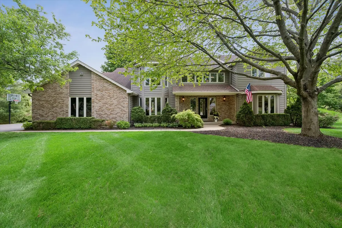 2 Fenview Court, Oakwood Hills, IL 60013 - #1