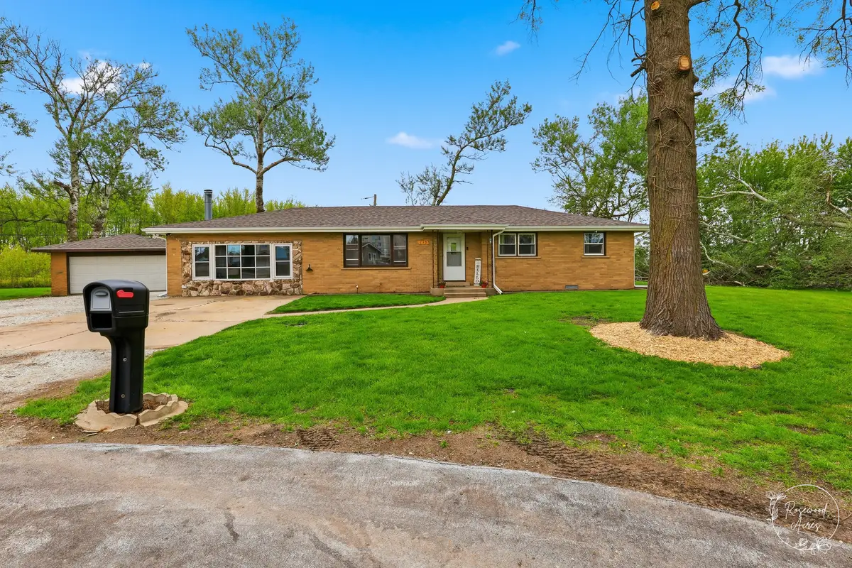 235 E 2740 S Road, Kankakee, IL 60901 - #1