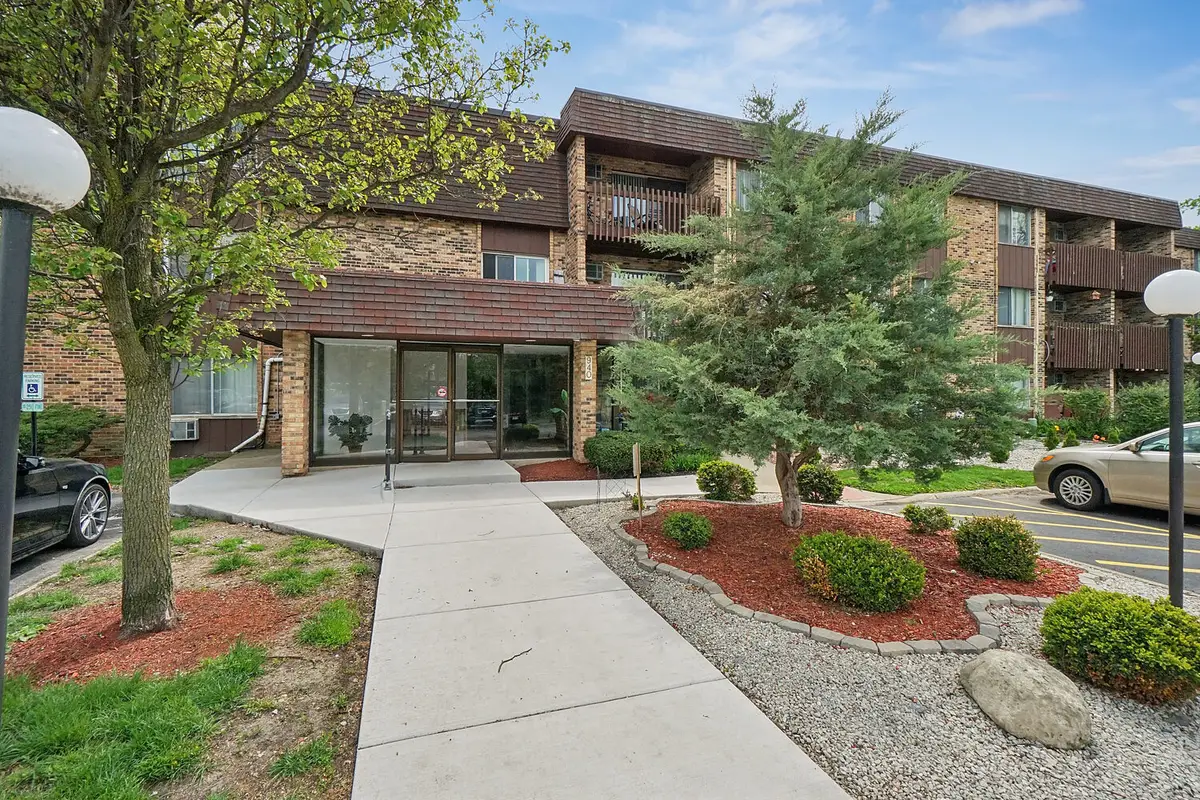 940 E Old Willow Road #307, Prospect Heights, IL 60070 - #1