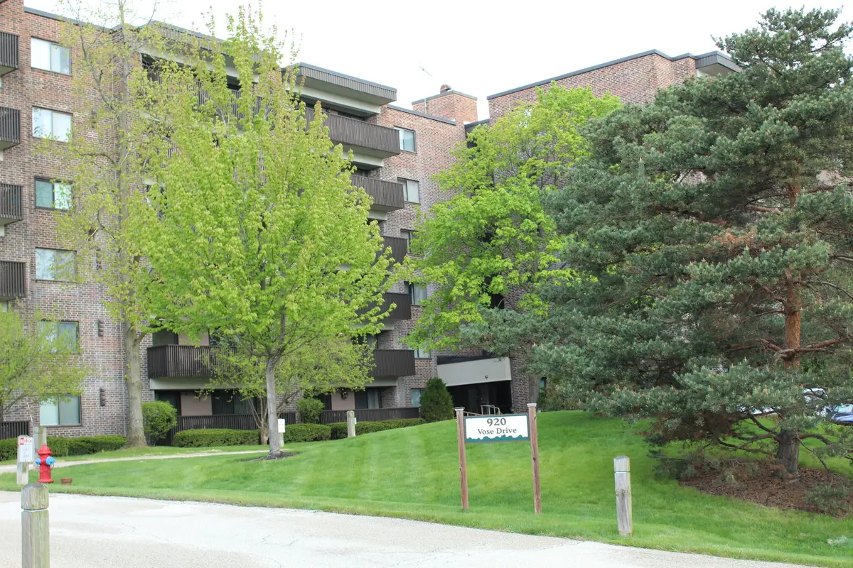 920 Vose Drive #402, Gurnee, IL 60031 - #1