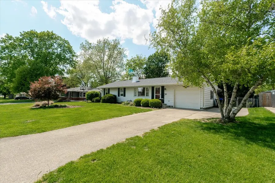 302 Radliff Road, Bloomington, IL 61701 - #2