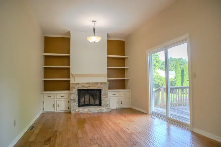 1207 W Dianne Lane, Mahomet, IL 61853 - #2