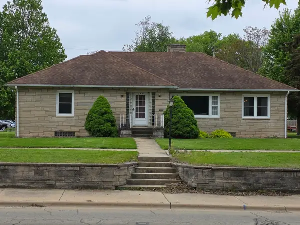 209 W 2nd Street, Prophetstown, IL 61277
