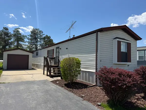 17 Cardinal Drive, Beecher, IL 60401