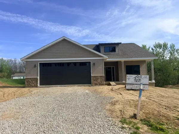 3406 Covington Drive, Davenport, IA 52806