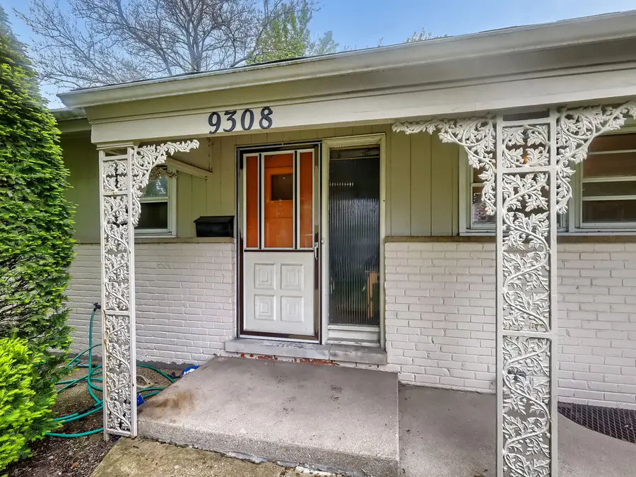 9308 Karlov Avenue, Skokie, IL 60076 - #2