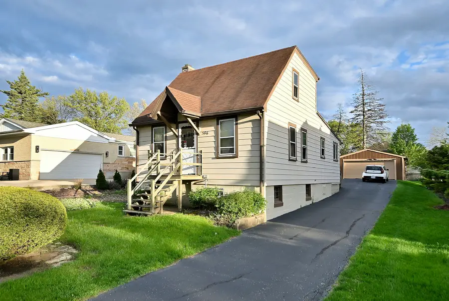 586 W Armitage Avenue, Elmhurst, IL 60126 - #2